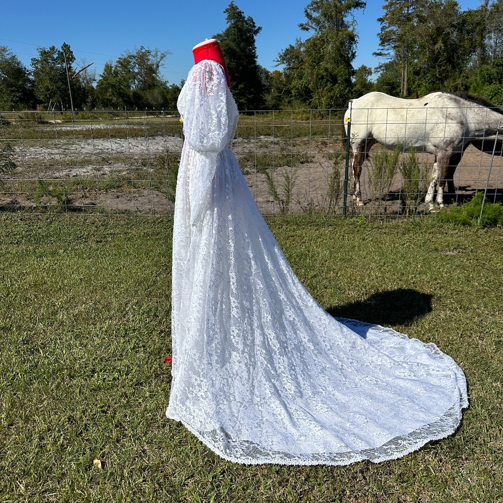 VINTAGE 1970s Restored Alfred Angelo White Wedding Dress w Lace Overlay & Train - Picture 4 of 16